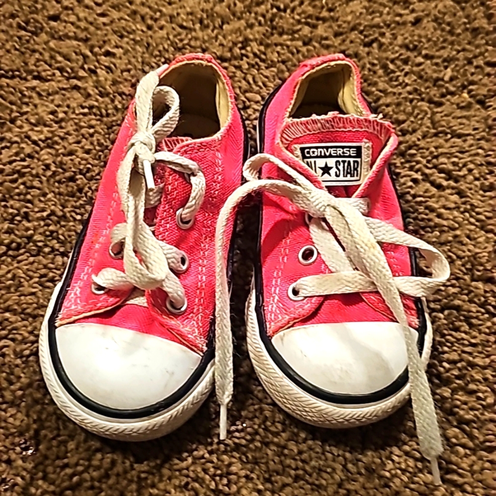 Tiny hot pink toddler Converse